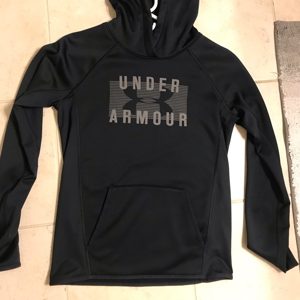 Brand new under armor women’s sweatshirt